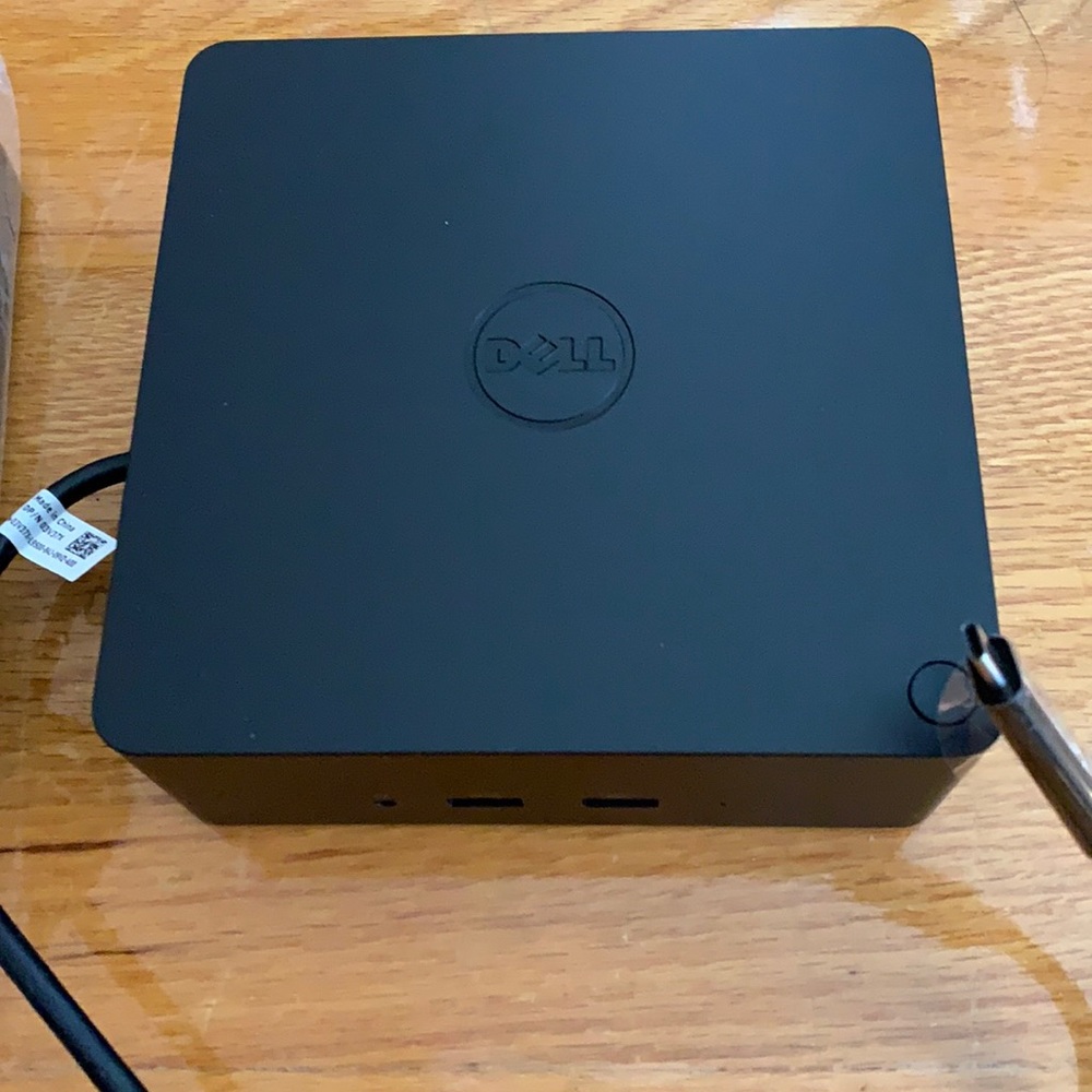 Dell Thunderbolt dock with 240w adaptor